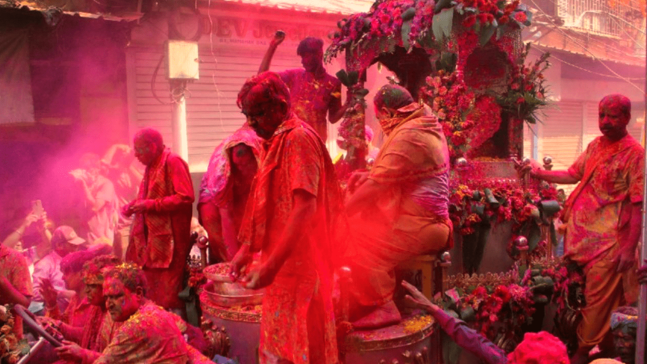 Krishnadham Vrindavan is now colorful