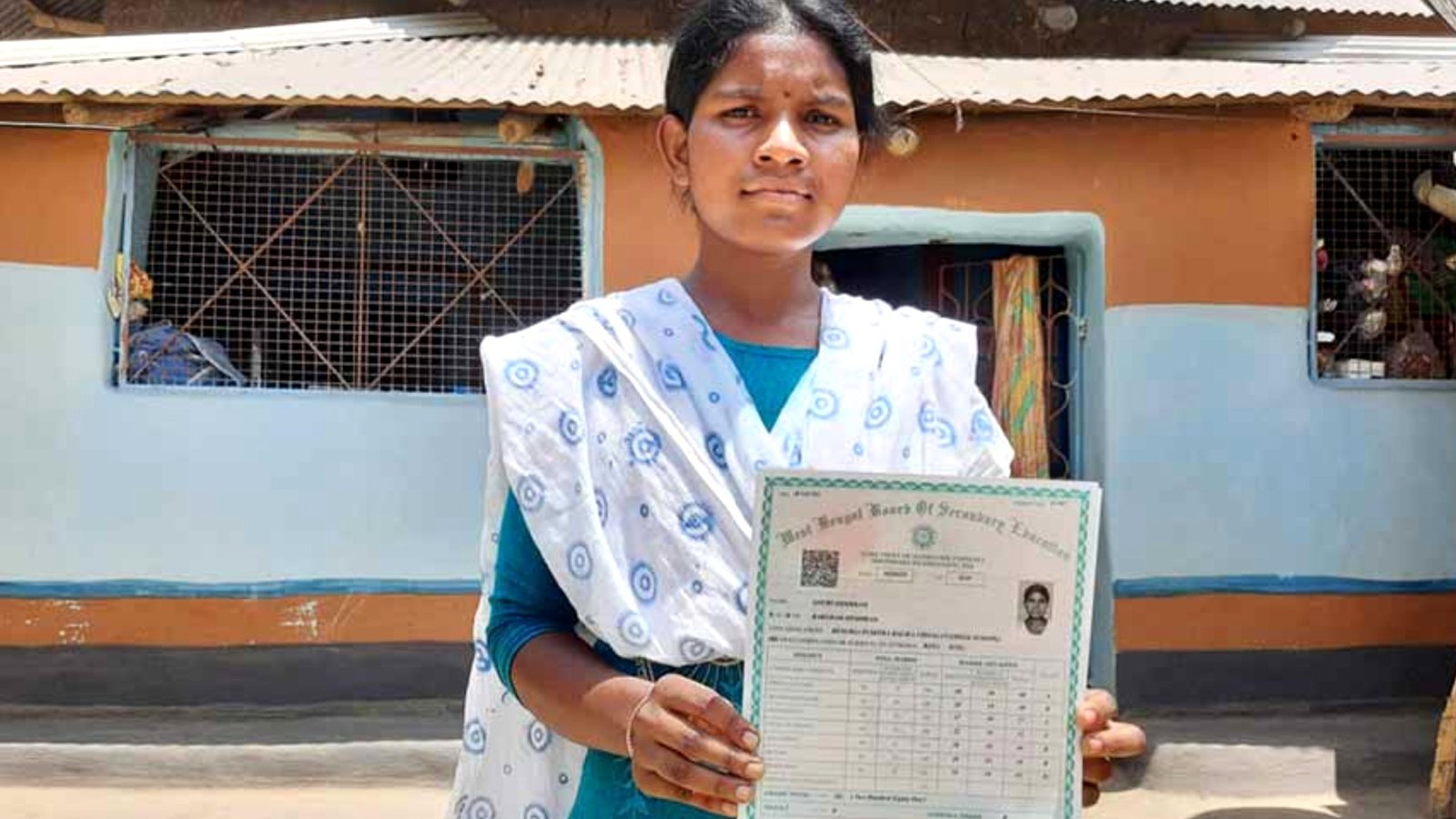 Gauri, the daughter of a tribal family, passed the first secondary school in the village