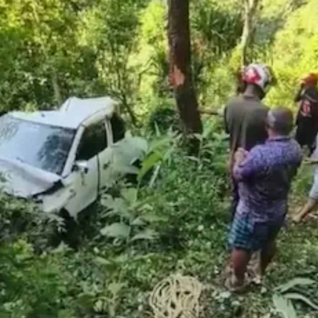 দার্জিলিং থেকে শিলিগুড়ি নামার পথে গাড়ি খাদে মৃত ২ আহত ৩