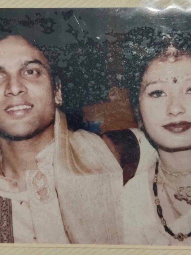 এই জনমৰ পৰা জন্মান্তৰলৈকে আমি আমাৰ কাহিনী লিখি যাম Goldie. Happy birthday কুশলে থাকা 🙏🙏 3