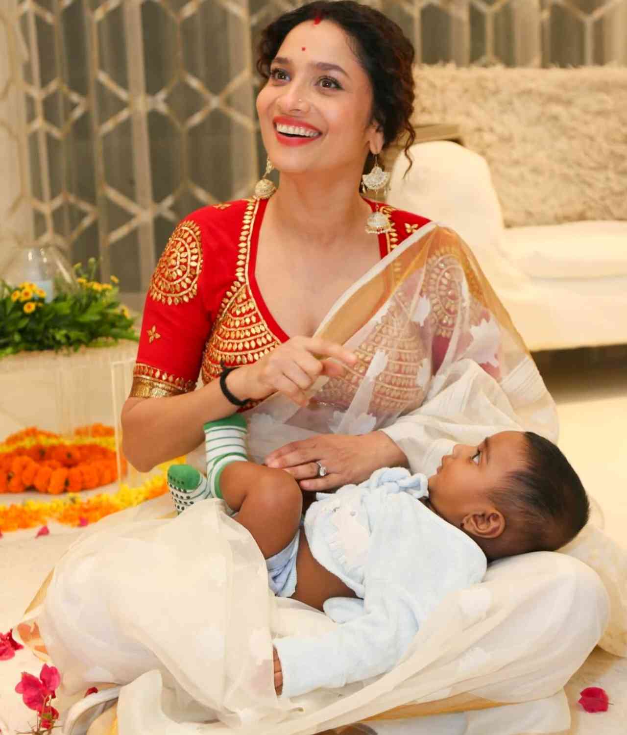 মা হওয়ার গুঞ্জন তুঙ্গে, এরই মাঝে নতুন জল্পনার কেন্দ্রবিন্দু একরত্তি কোলে অঙ্কিতা