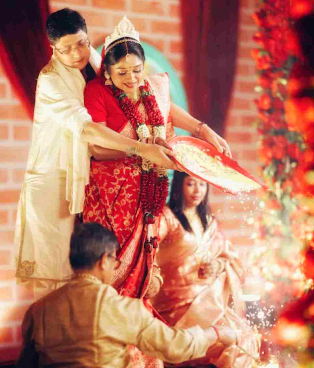 গোপনীয়তায় সম্পন্ন বিয়ে, শৌর্যকে জীবনসঙ্গী করে নতুন অধ্যায় শুরু করলেন গায়িকা অন্তরা মিত্র