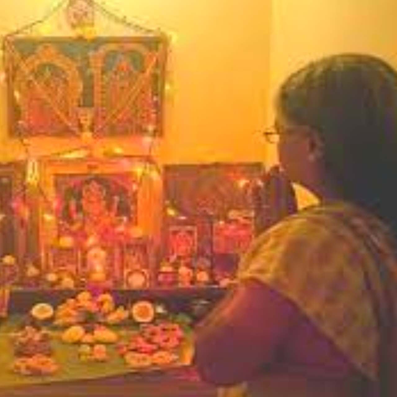 Vastu: ঠাকুরঘর কেমন হওয়া উচিত? জানুন আদর্শ গঠন ও নিয়ম