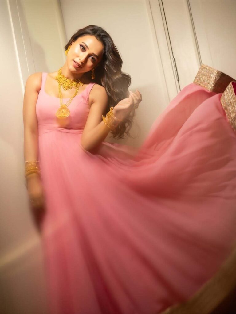 Mimi Chakraborty (মিমি চক্রবর্তী)