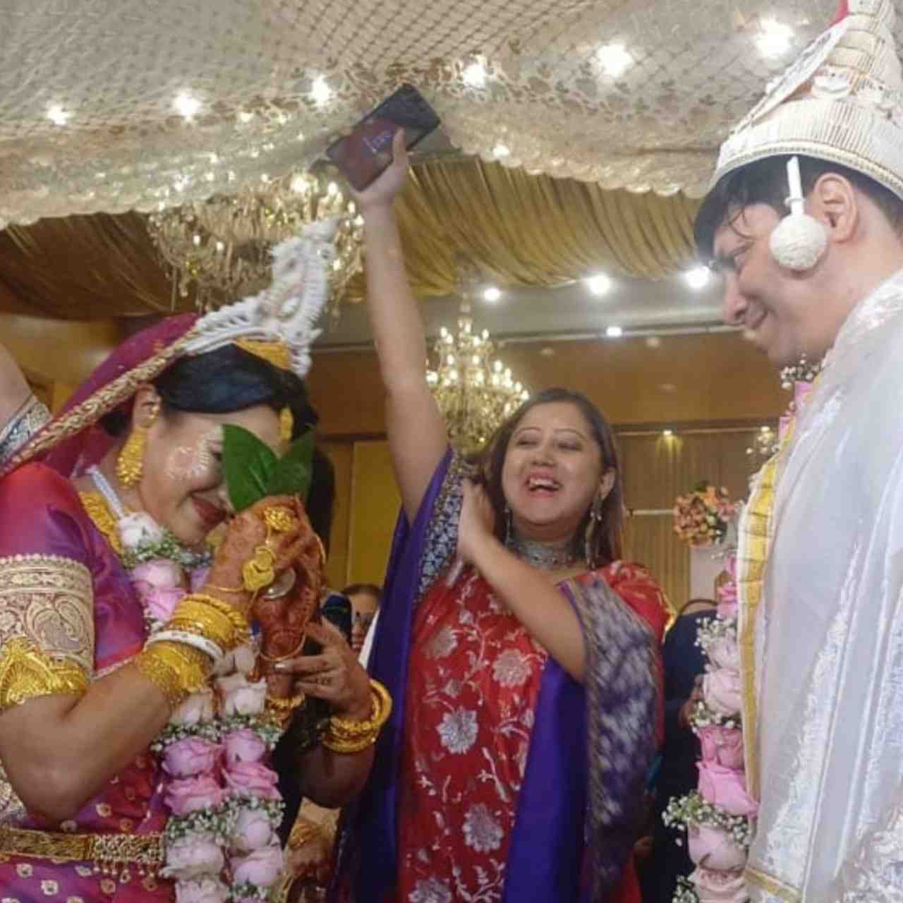 জাদুর ঘরে বিয়ের সানাই: পি সি সরকার জুনিয়রের কন্যা মৌবনীর রঙিন বিবাহ উৎসব