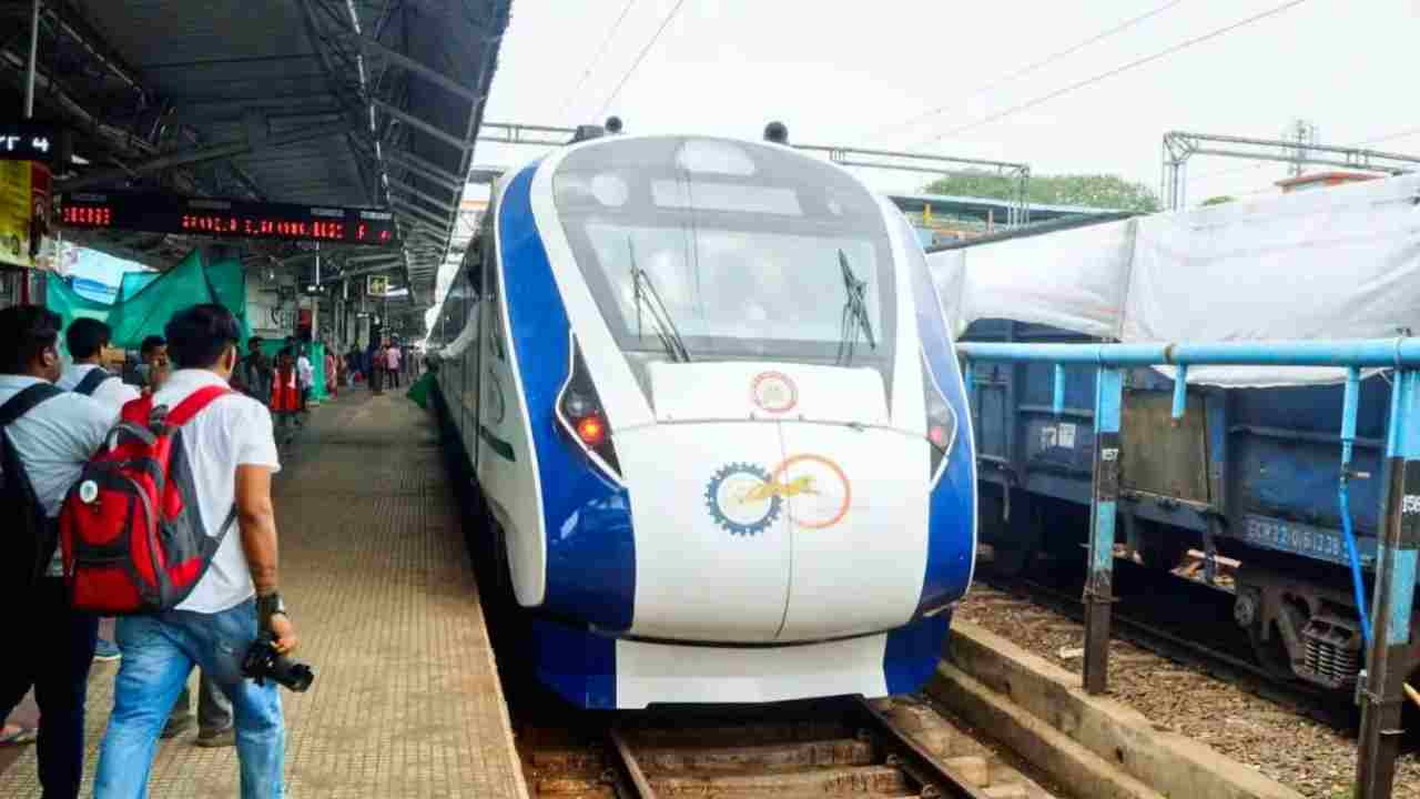 টিকিট ছাড়াই ৩০০ যাত্রীকে বন্দে ভারতে যাত্রার অনুমতি দিল রেল!