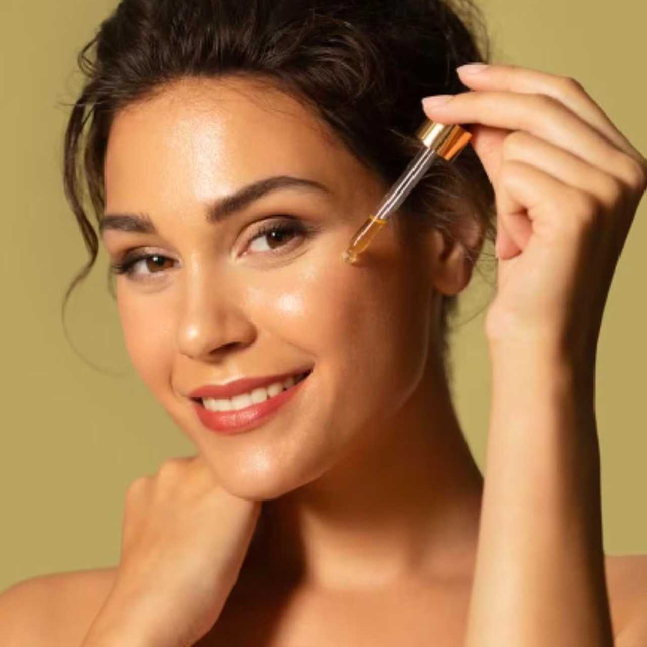 ত্বকচর্চায় নতুন তারকা: কেন গ্লাইকোলিক টোনার পাচ্ছে এত জনপ্রিয়তা