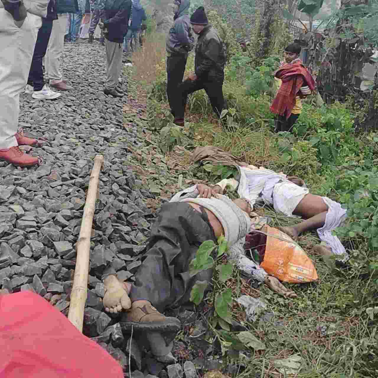 ট্রেনের ধাক্কায় মৃত্যু তিন, মোদির সভায় যোগ দিতে এসে তাহেরপুরে মর্মান্তিক দুর্ঘটনা