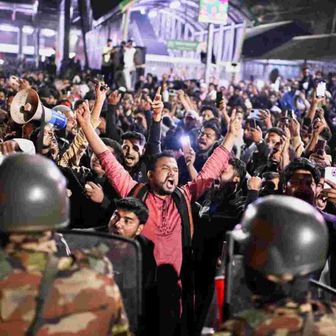 বাংলাদেশ নিয়ে দিল্লি–ঢাকার কূটনৈতিক টানাপড়েন তুঙ্গে, চট্টগ্রামে ভারতীয় ভিসা-কেন্দ্র বন্ধ