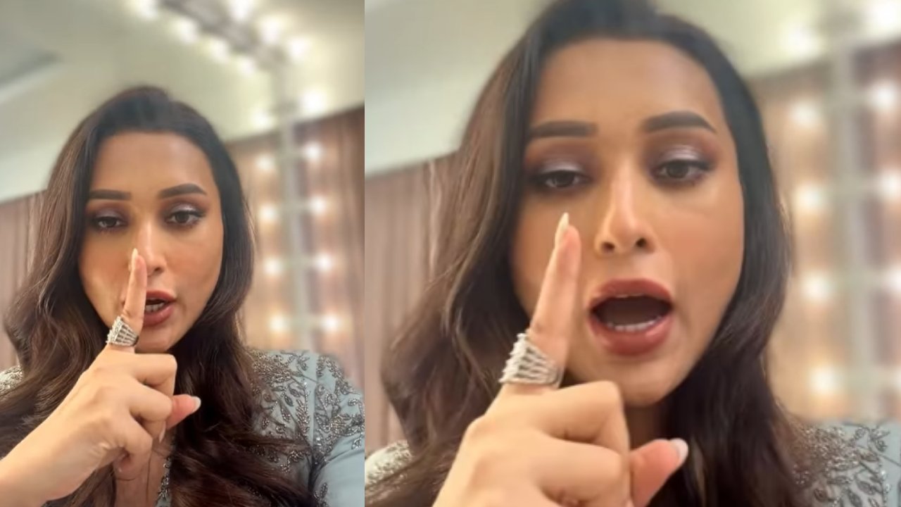 Picsart 25 12 21 21 22 21 728