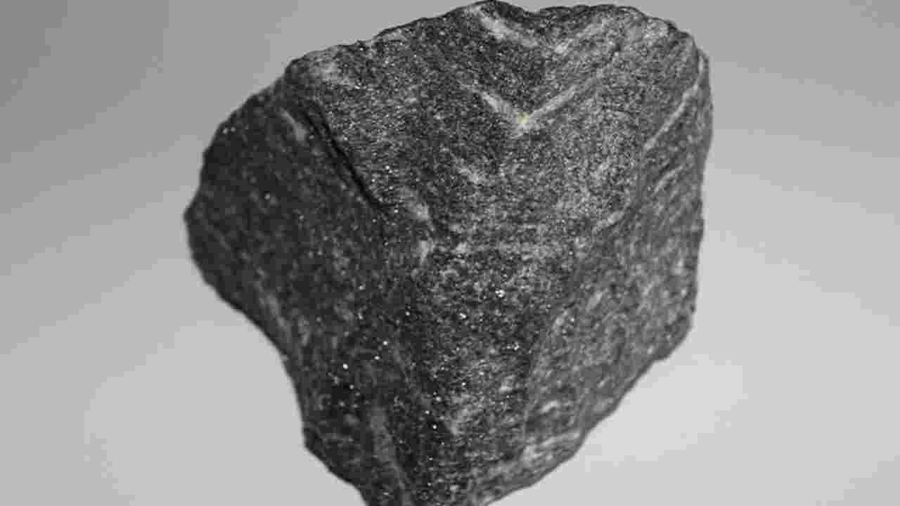 পৃথিবীর ইতিহাসে যুগান্তকারী আবিষ্কার: ৪১৬ কোটি বছরের প্রাচীনতম পাথরের সন্ধান