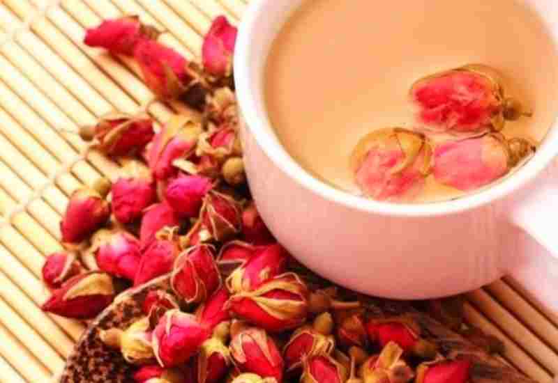 এক কাপ চায়ে ভালোবাসা—ভ্যালেন্টাইনস ডে-র সকাল হোক গোলাপ চায়ে রাঙানো