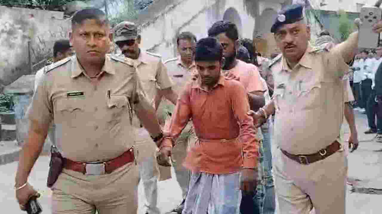 মালদহে বিচারকদের ঘেরাও! আইএসএফ প্রার্থী গ্রেফতার, পুলিশের জালে আরও ১৭