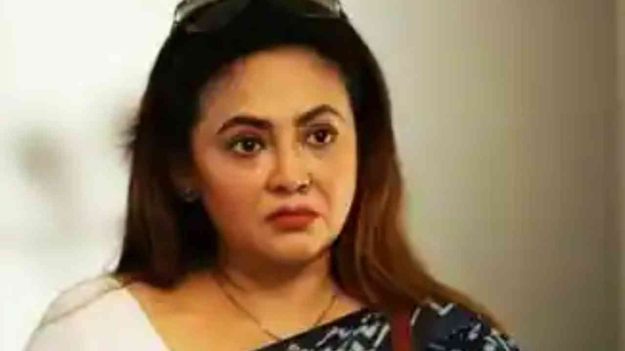 কাঁদতে কাঁদতে মিটিং ছাড়লেন শ্রীলেখা! টলিউড বৈঠকে কী এমন ঘটল?