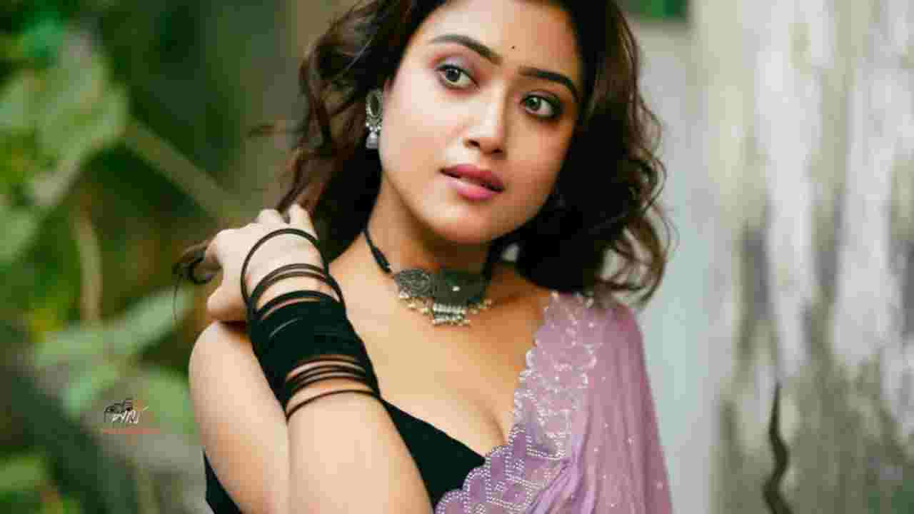 কাজ না থাকলে খাব কী! ‘ভোলেবাবা’ বন্ধে বিস্ফোরক বর্ণিনী, সামনে এল ইন্ডাস্ট্রির কঠিন বাস্তব