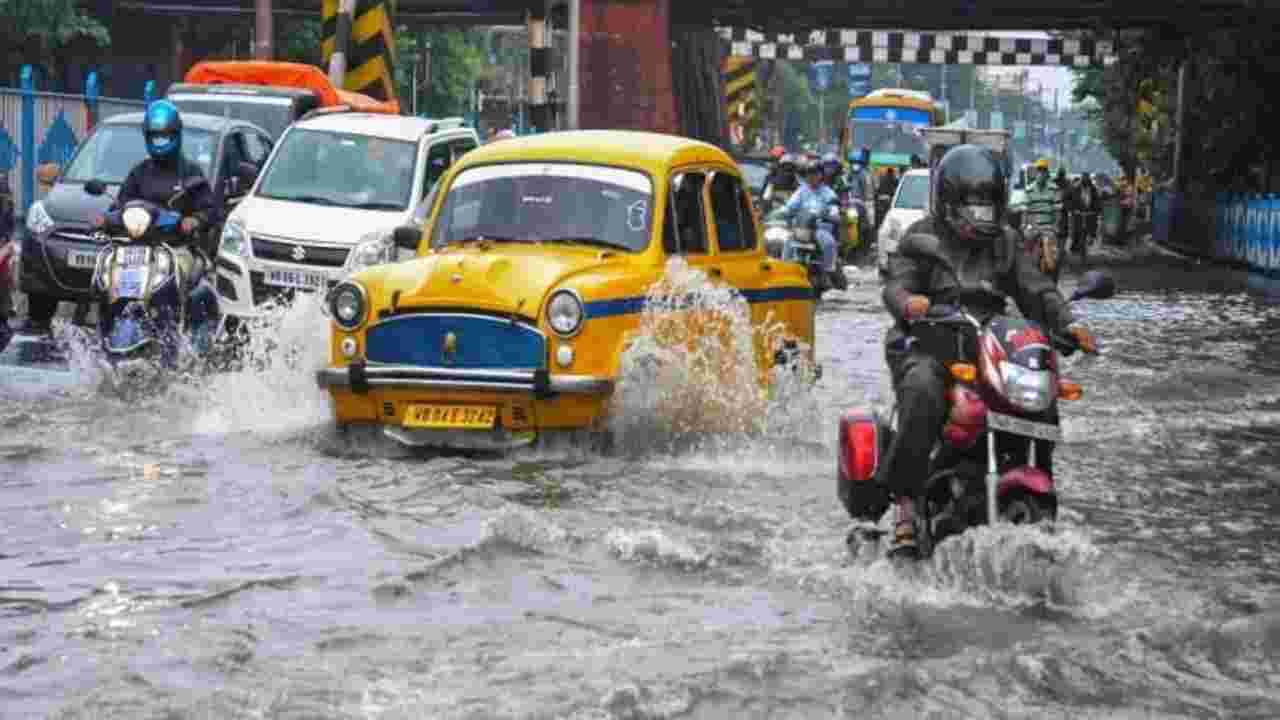 পয়লা বৈশাখের আগে কলকাতায় আবহাওয়ার বড় পালাবদল! আজও বৃষ্টি, তারপরই বাড়বে গরম