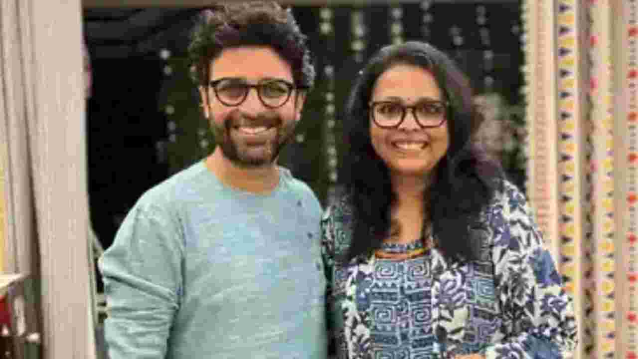 ‘আরও এক সতীন!’ জয়ের পোস্টে লোপার খোঁচা, পিয়ানো নিয়ে ভাইরাল দাম্পত্য খুনসুটি