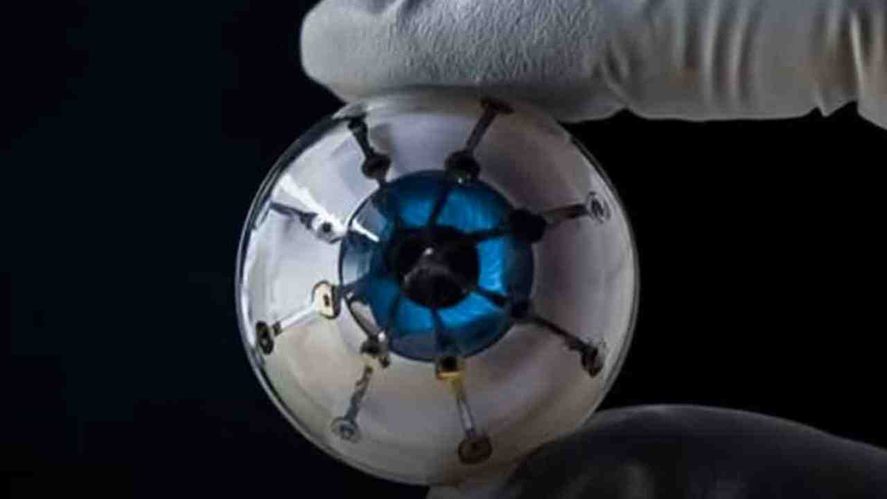 বায়োনিক আই: দৃষ্টিহীনের চোখে ফিরছে আলো, চিকিৎসায় নতুন দিগন্ত