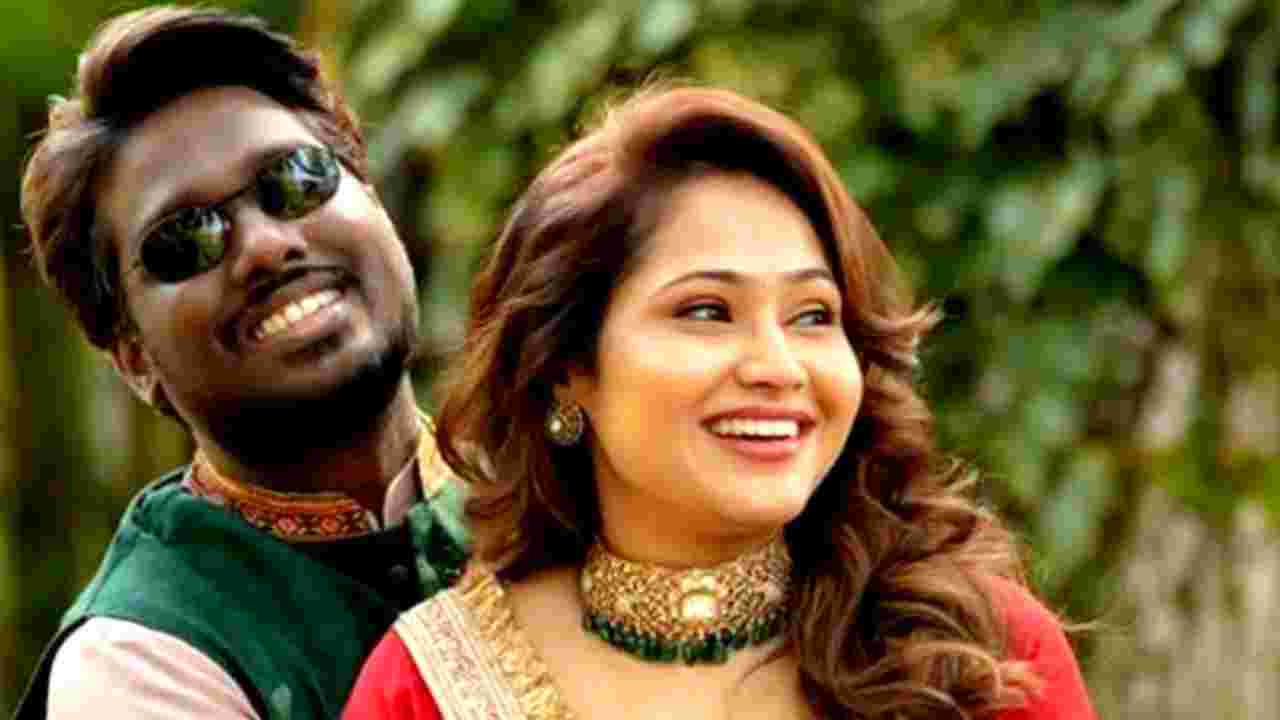 দ্বিতীয়বার বাবা হলেন ‘জওয়ান’-এর পরিচালক অ্যাটলি। স্ত্রী প্রিয়ার সঙ্গে কন্যাসন্তানের আগমনে আনন্দে পরিবার, পাশাপাশি চলছে নতুন ছবির প্রস্তুতি।