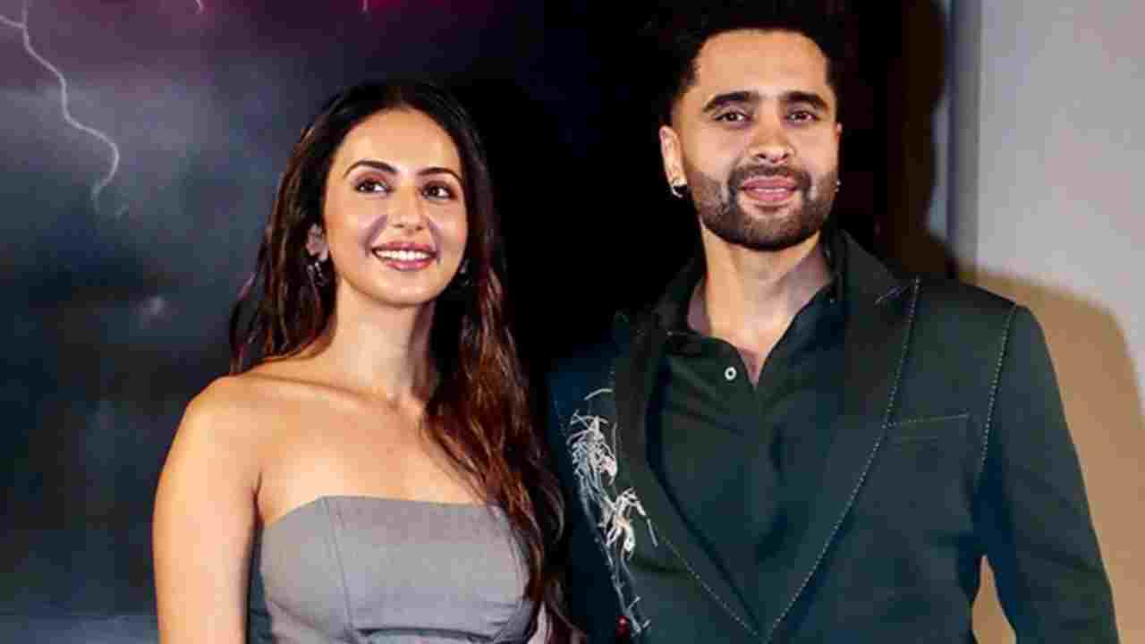 বিয়েকে ‘সিচুয়েশনশিপ’ বলায় বিতর্ক, জ্যাকির মন্তব্যে জবাব রাকুলের