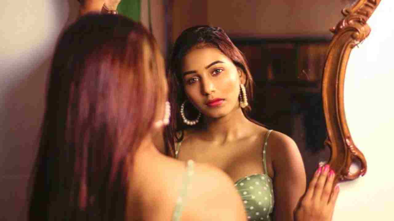 Vastu: সকালে ঘুম থেকে উঠেই আয়নায় চোখ? বাস্তুমতে এই অভ্যাসেই নষ্ট হতে পারে সারাদিন