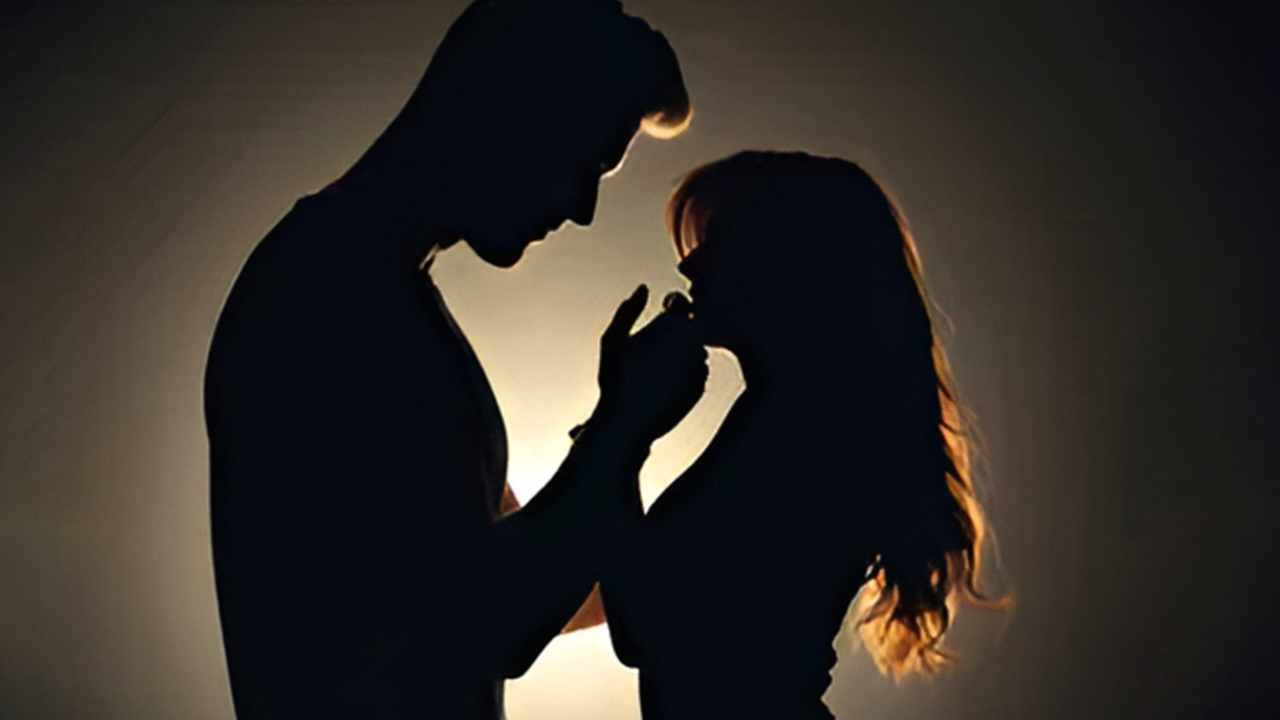 শয্যাসঙ্গিনী প্রস্তাব ফেরাতেই শাস্তি? জনপ্রিয় নায়িকার সঙ্গে কী করলেন নায়ক!