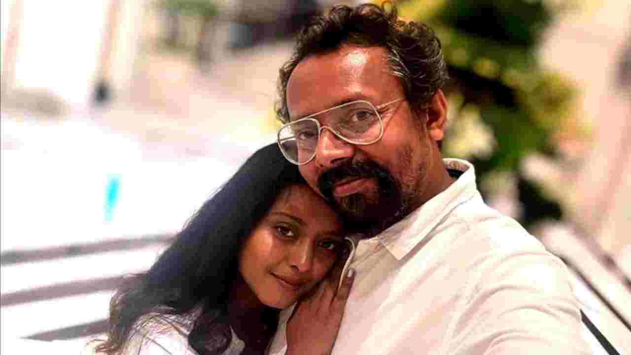 বৃষ্টিভেজা স্মৃতিতে ভাসলেন শ্রুতি, প্রেম-শৈশবের আবেগঘন গল্প