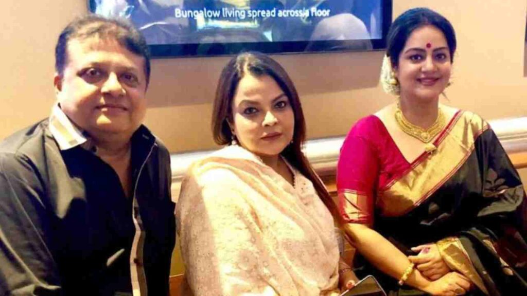 স্বামী ও ননদের সঙ্গে সুদীপা চট্টোপাধ্যায়