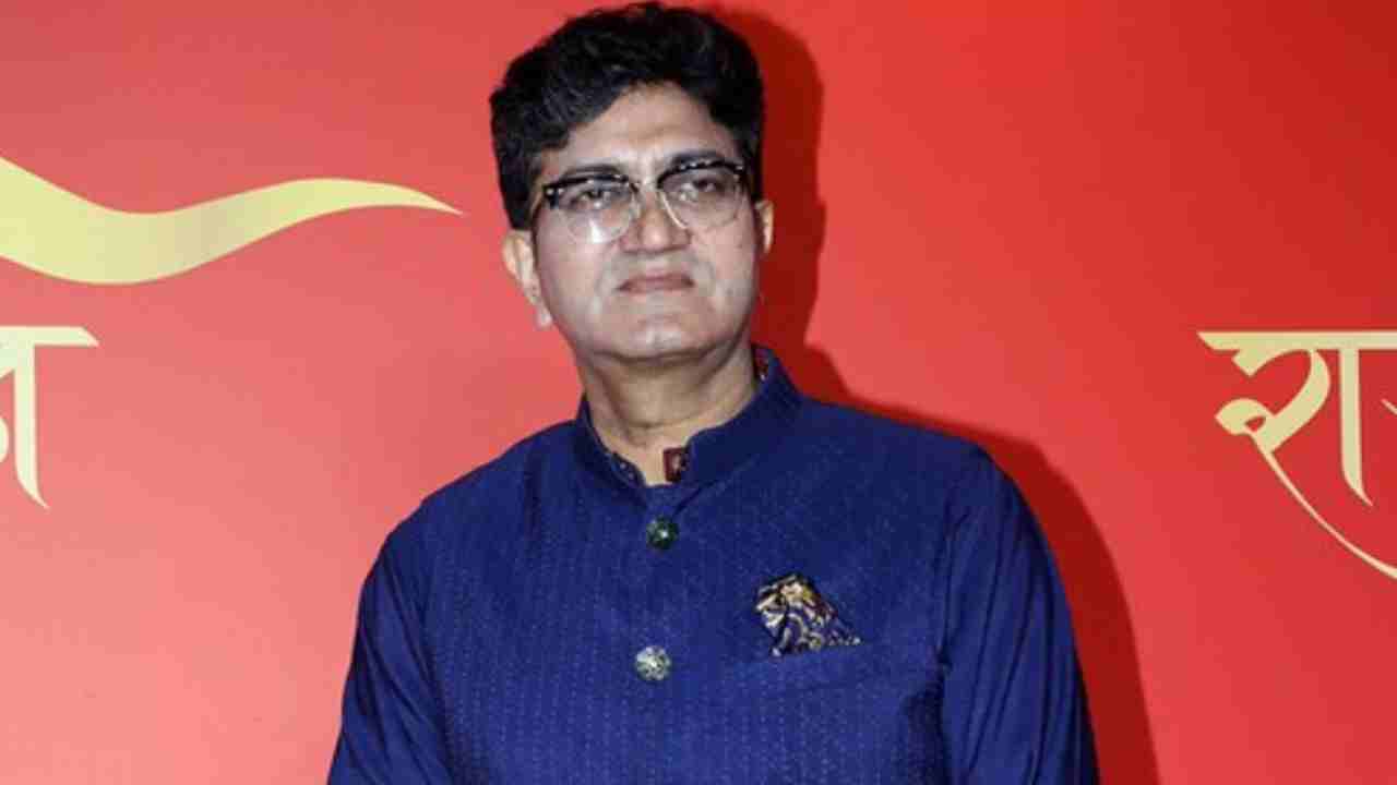কে এই প্রসূন যোশী? কেন তাঁকেই বেছে নিল সরকার এই বড় পদে?
