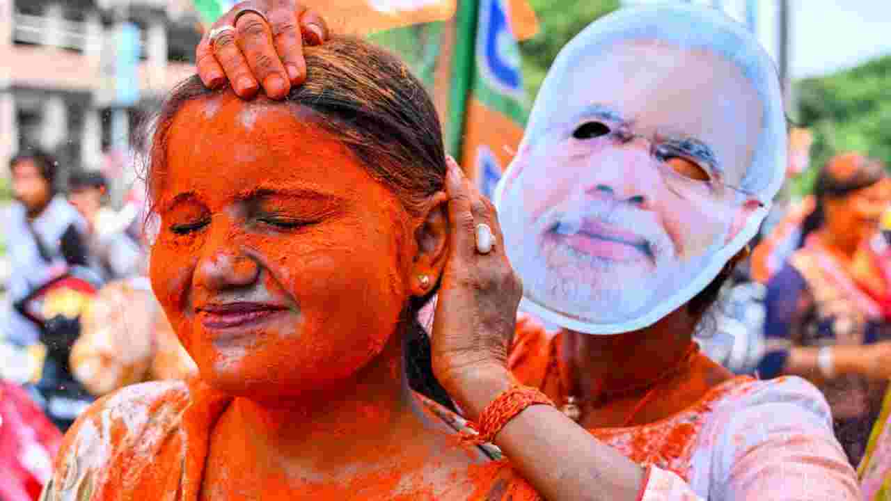 বিধানসভা নির্বাচন ২০২৬: বিজেপির জয়ের পর কর্মী সমর্থকদের উচ্ছ্বাস