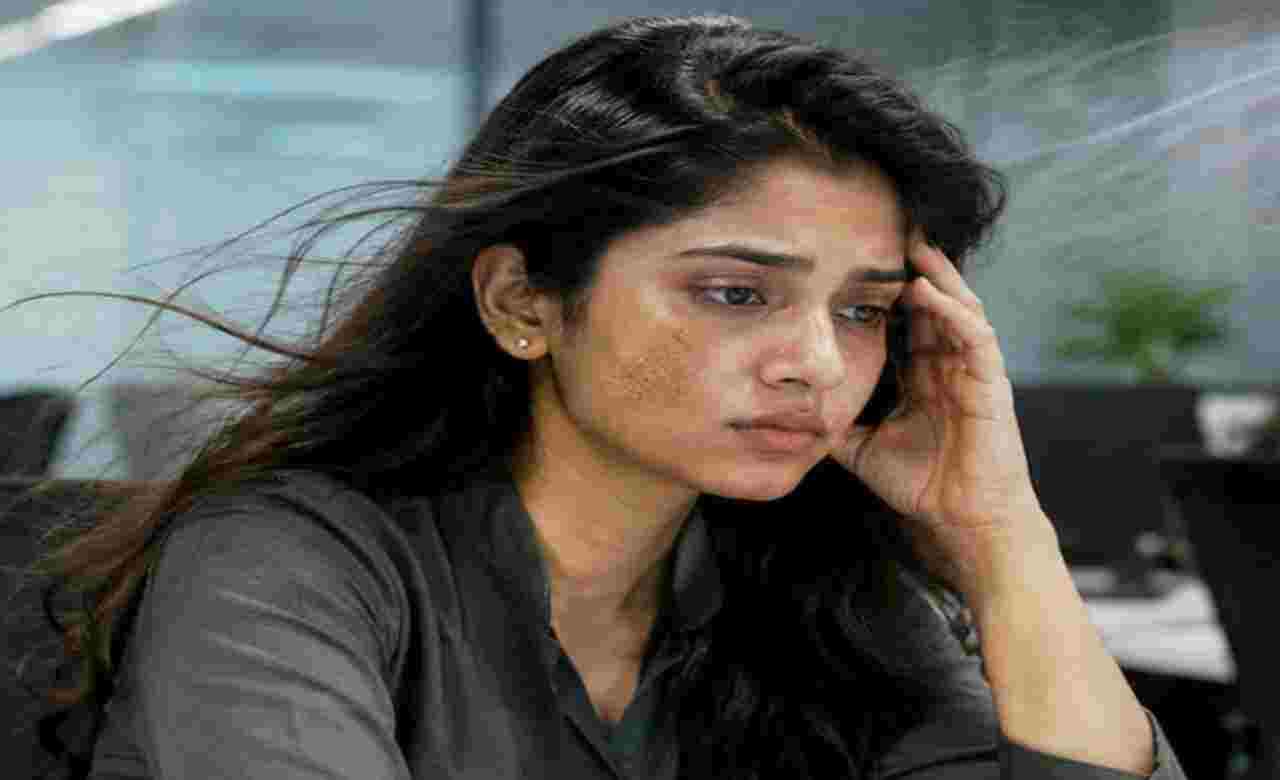 সারাদিন এসিতে কাজ? ত্বক ও চুল ভালো রাখতে জরুরি যত্নের উপায়
