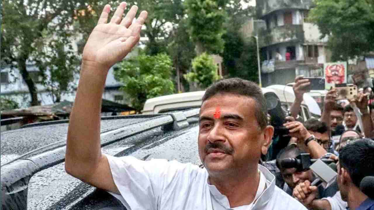 রাজ্যের স্কুলে বাধ্যতামূলক ‘বন্দে মাতরম’, ইতিহাস বদলের বার্তা শমীকের