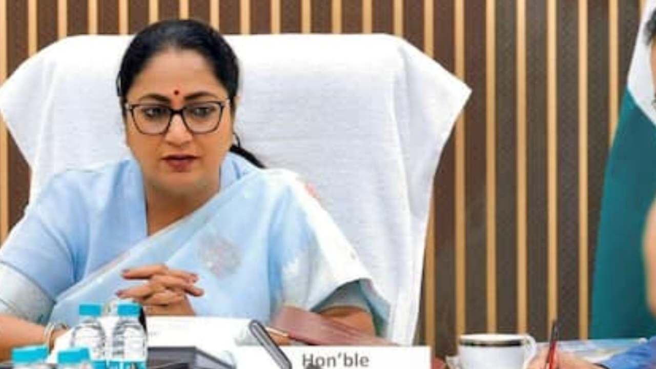 জ্বালানি সাশ্রয়ে বড় পদক্ষেপ, দিল্লির সরকারি কর্মীদের সপ্তাহে ২ দিন ওয়ার্ক ফ্রম হোম