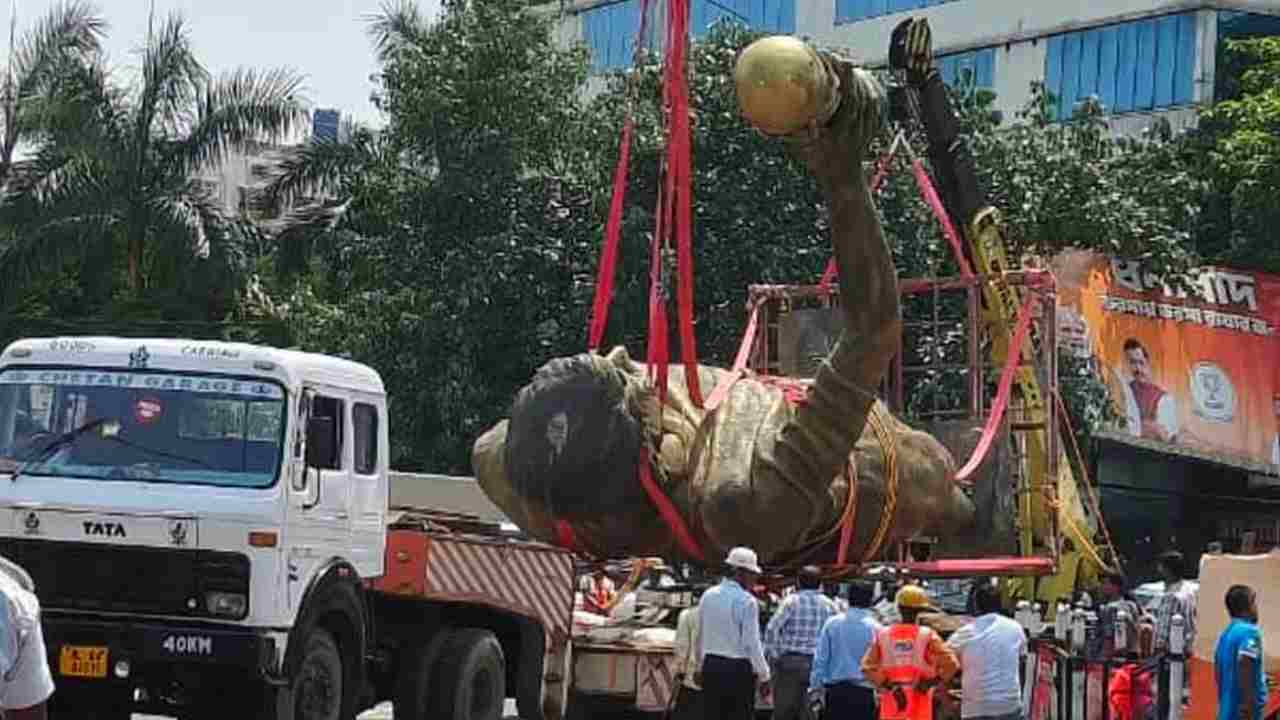 লেকটাউন থেকে সরানো হল ৭০ ফুটের মেসি মূর্তি, নতুন ঠিকানা নিয়ে জল্পনা