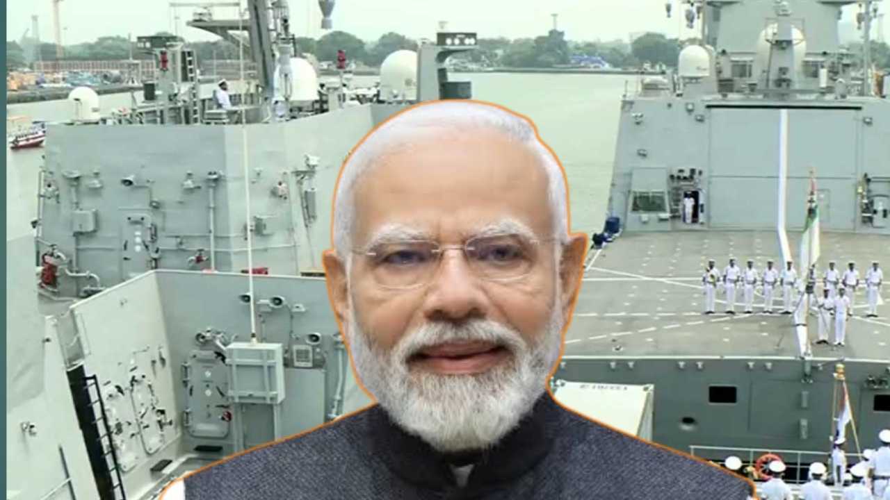 যোগ দিবসে নৌসেনার শক্তি বাড়াল মোদি, জলে নামল ৩ দেশীয় যুদ্ধজাহাজ