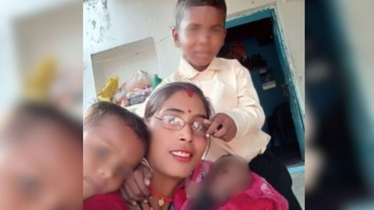 গ্রামের অনুষ্ঠানে স্ত্রীর নাচকে কেন্দ্র করে দাম্পত্য কলহ, স্ত্রী ও দুই সন্তানকে হত্যার পর আত্মঘাতী স্বামী