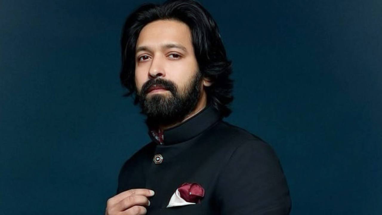 কফিশপে টেবিল পরিষ্কার থেকে বলিউডের তারকা! বিক্রান্তের অজানা সংগ্রামের গল্প