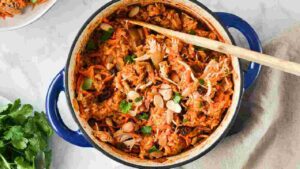 Recipe: এক হাঁড়িতেই রাতের জমজমাট রান্না! পিৎজা রাইস, থেচা পোলাও ও চিকেন পিশপাশে বদলে দিন নৈশভোজের স্বাদ