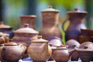 Vastu: আর্থিক সুখ-সমৃদ্ধির আশায় ঘরে রাখুন মাটির তৈরি এই ৫ জিনিস, বাস্তুশাস্ত্রে কেন এত গুরুত্ব?