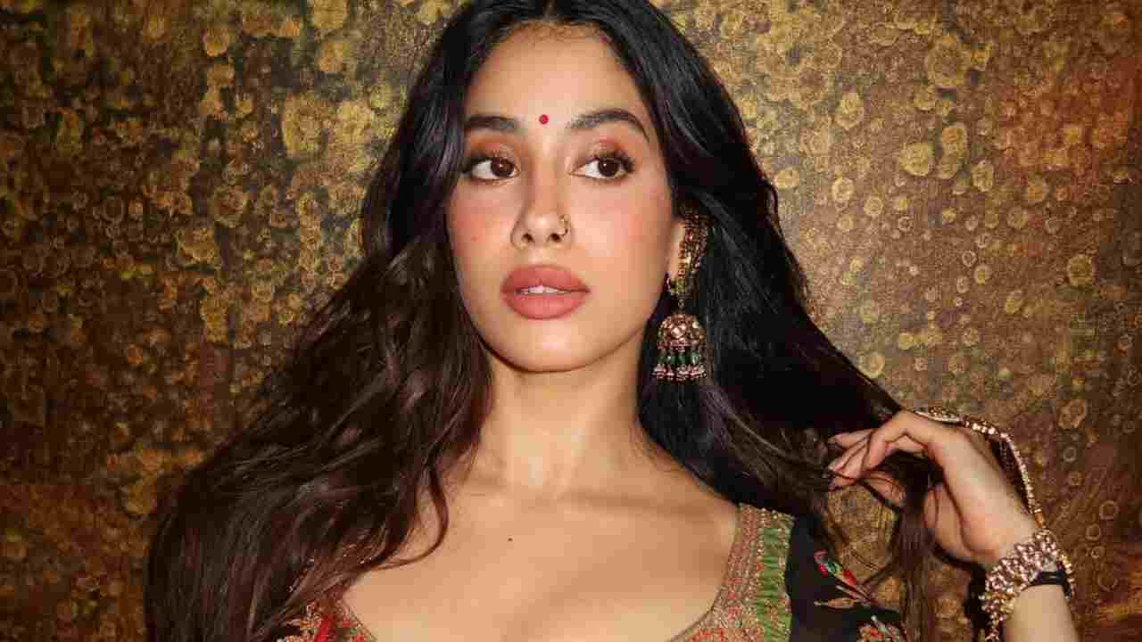 Janhvi Kapoor: জাহ্নবী কাপুরের নামে অশ্লীল কনটেন্ট! ডিপফেক নিয়ে দিল্লি হাইকোর্টে অভিনেত্রীর বড় আইনি পদক্ষেপ