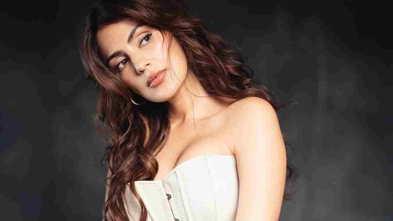 Rhea: সুশান্ত-কাণ্ডের ছায়া পড়েছিল বাবার পেশাতেও, ছয় বছর পর মুখ খুললেন রিয়া চক্রবর্তী