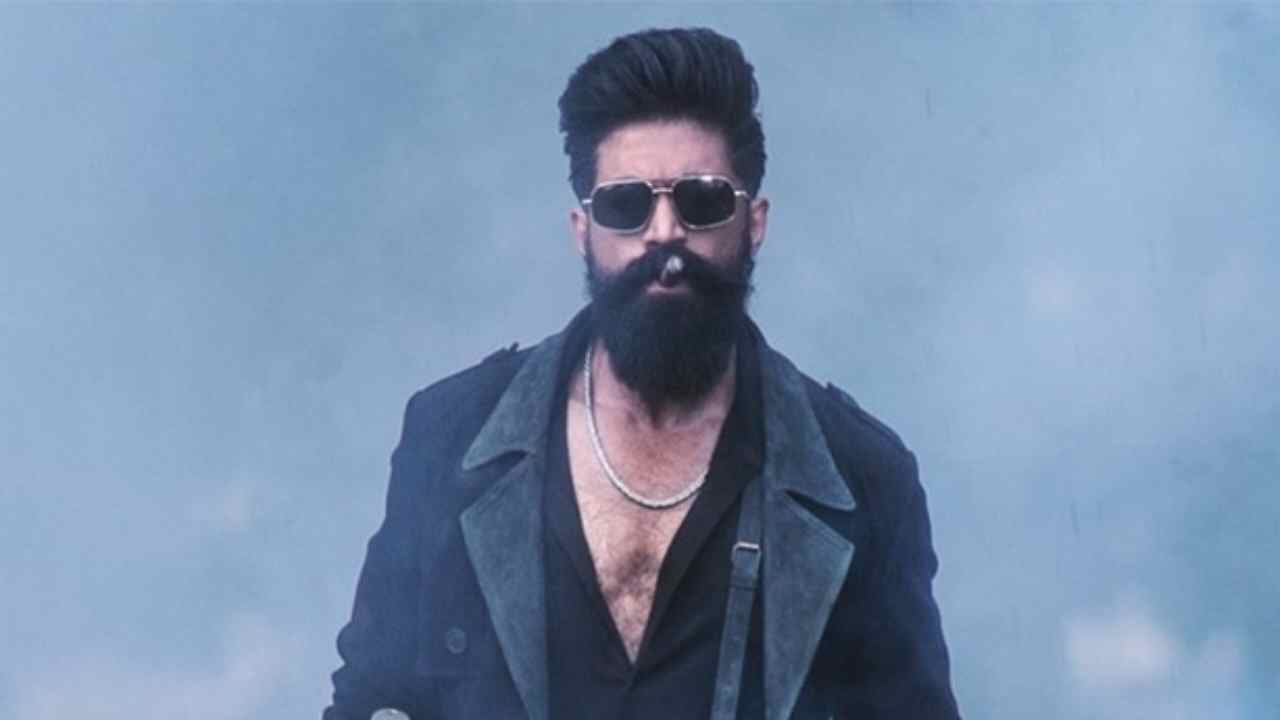 Yash: নগ্নতার বিতর্কের মাঝেই মাতৃভাষার উচ্চারণ শুধরে ‘ড্যামেজ কন্ট্রোল’ যশের