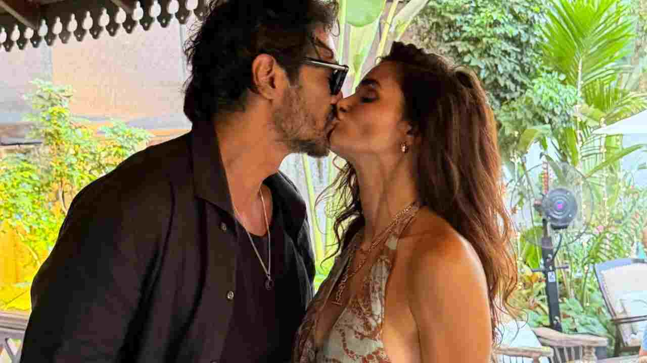 ৮ বছরের লিভ ইন, দুই সন্তানের জন্মের পর অবশেষে বিয়ে করলেন অর্জুন-গ্যাব্রিয়েলা!