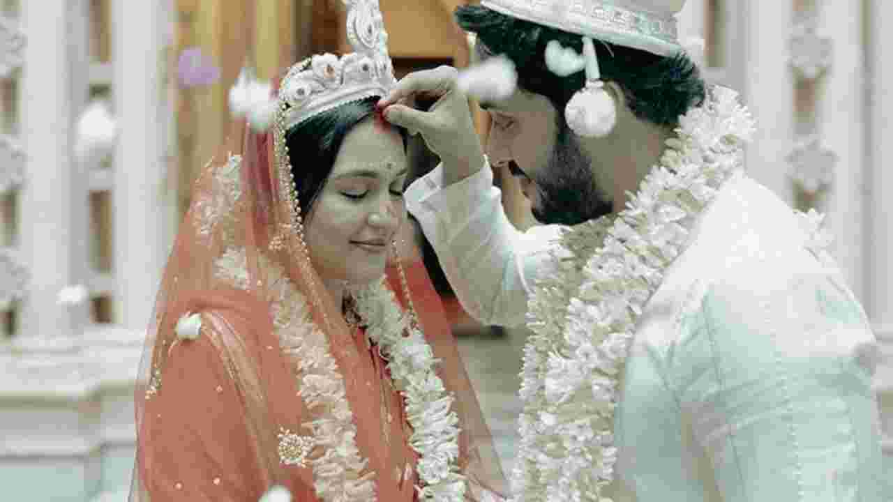 ‘টক্সিক’-এর চাপে হল পাচ্ছে না বাংলা ছবি? বিপাকে প্রিয়াঙ্কা-সোহমের ‘মায়া সত্য ভ্রম’