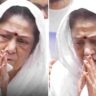 চোখমুখ থমথমে, সাদা পোশাকে স্বামীর স্মরণসভায় অরুণা ইরাণী, কান্নায় ভেঙে পড়লেন অভিনেত্রী