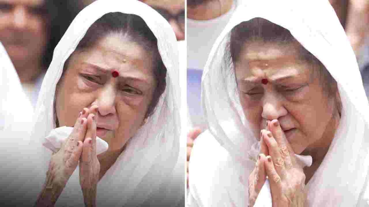 চোখমুখ থমথমে, সাদা পোশাকে স্বামীর স্মরণসভায় অরুণা ইরাণী, কান্নায় ভেঙে পড়লেন অভিনেত্রী