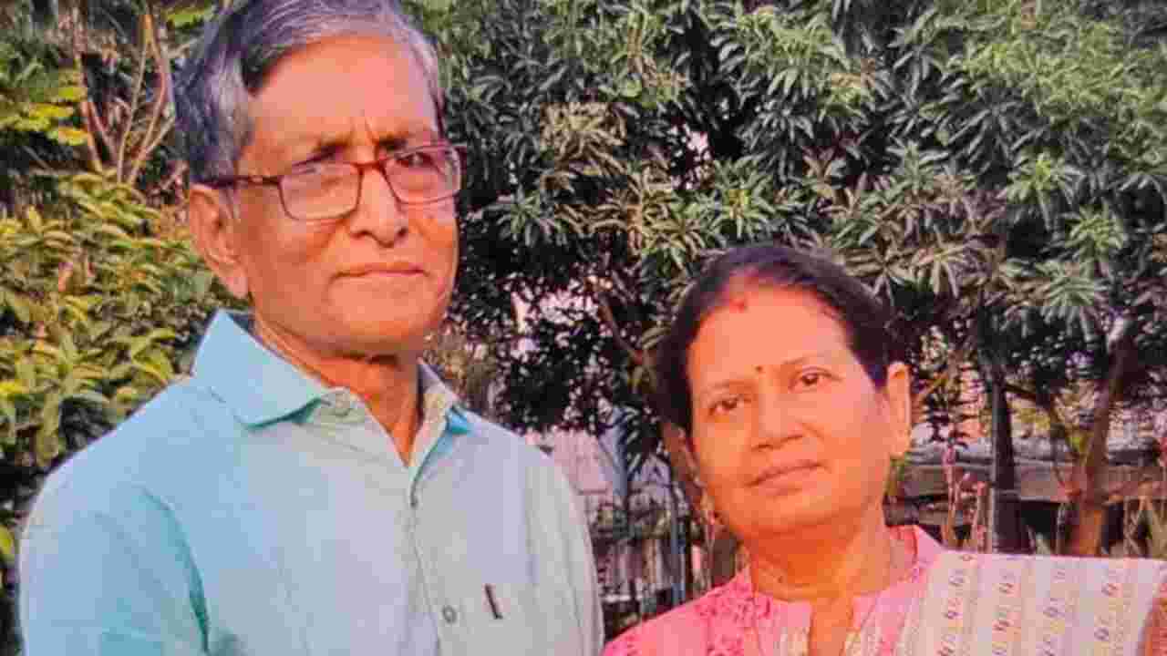 গর্জন করে গিরিখাত বেয়ে ধেয়ে আসছিল হড়পা বান, চালকের বুদ্ধিতে প্রাণে বাঁচলেন বসিরহাটের পোদ্দার দম্পতি