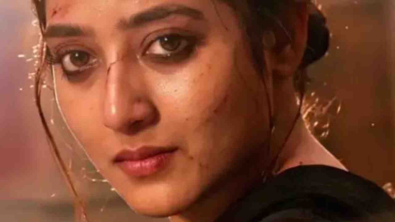 ‘বড় ফাঁড়া থেকে বাঁচলাম’, শুটিংয়ের মাঝে আচমকা চোখে চোট আরাত্রিকার, কী ঘটেছিল?