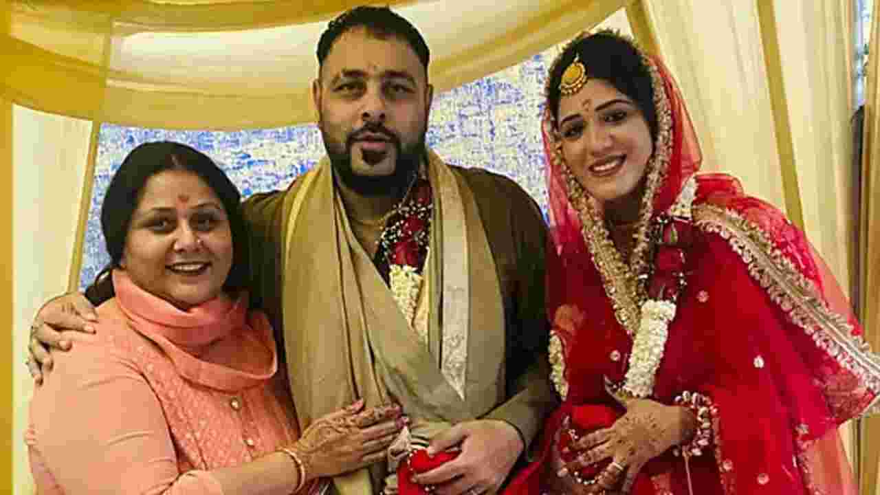 দ্বিতীয় বিয়েতেও মিলল না সুখ! ছ’মাসের আগেই ভাঙল বাদশা ও ইশার দাম্পত্য