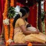 ২০০ বছর পর পরিবারে এল কন্যাসন্তান! রথে চাপিয়ে, বাজনা বাজিয়ে রাজকীয় সংবর্ধনায় মা ও সদ্যোজাতকে বাড়ি আনল পরিবার